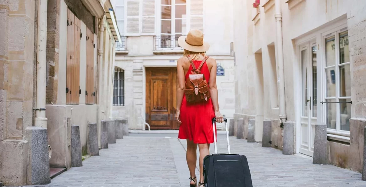How to travel without a plan and find interesting things anywhere