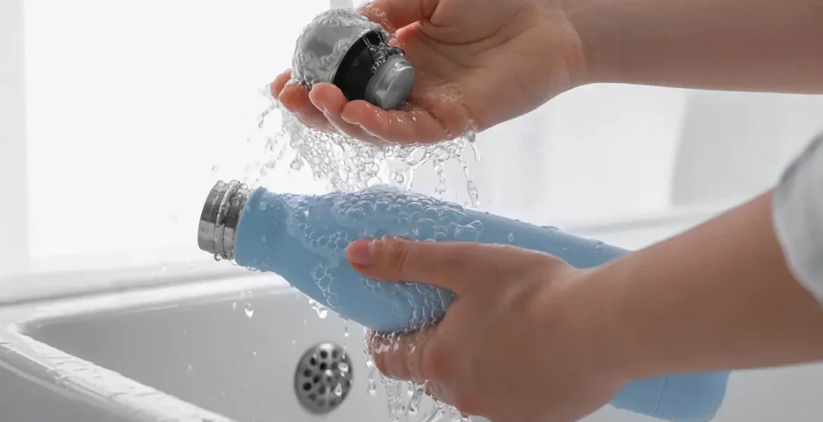 How to clean a thermos