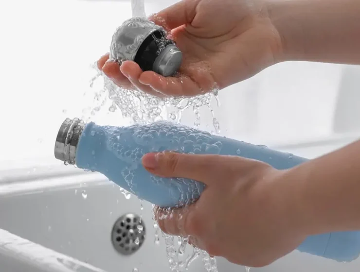 How to clean a thermos