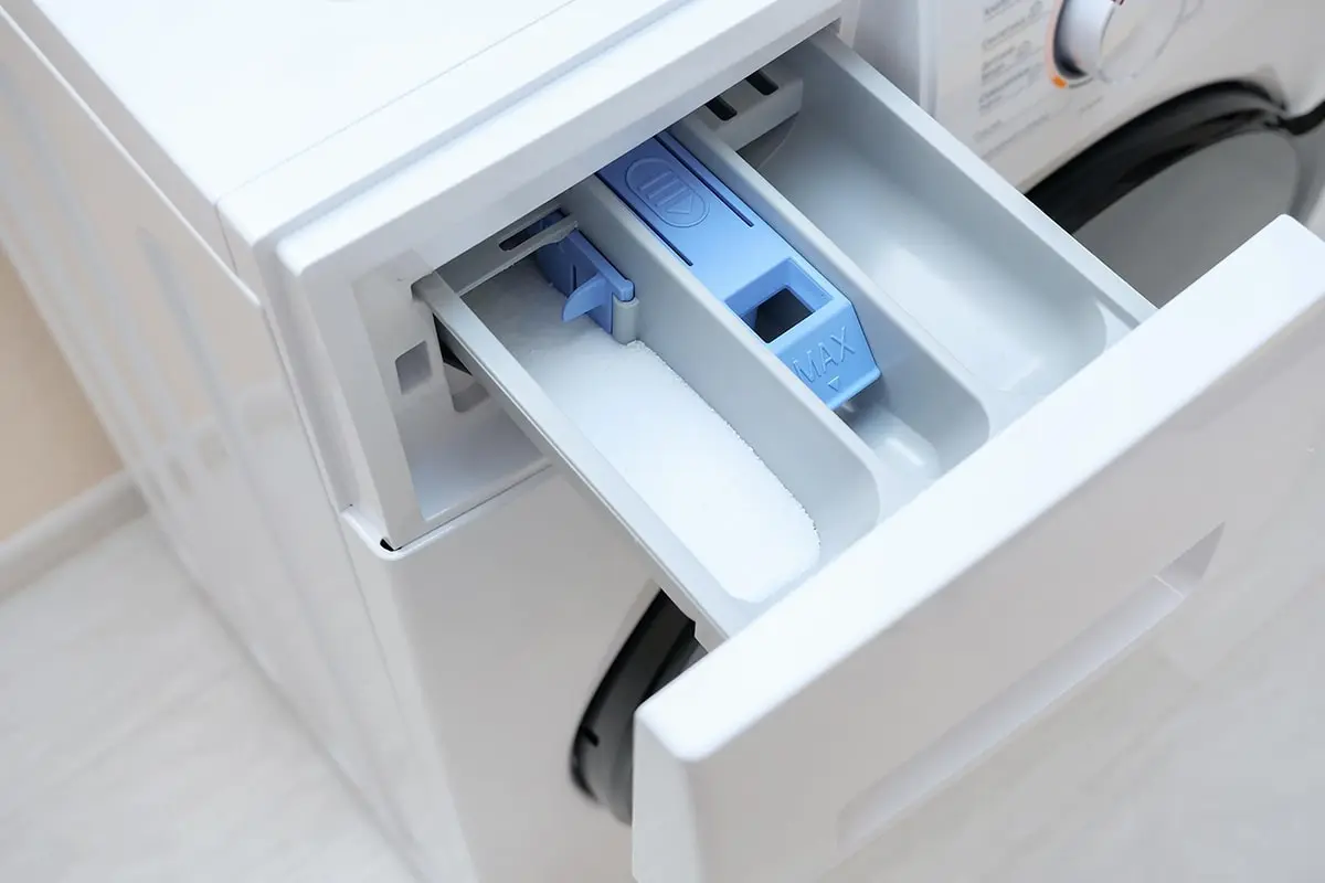 Wash the detergent drawer